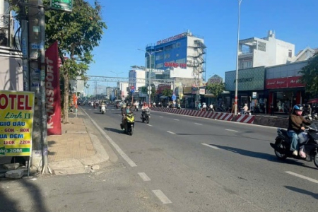Bán nhà mặt tiền đường lê trọng tấn DT 8x25 hiện trạng cấp 4 LH 0946567878 Hiểu