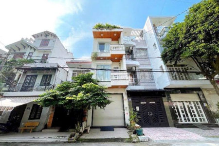 bán nhà 37 đường thành công DT 4x18 đúc 1 trệt 2 lầu bán 12,6 tỷ LH 0946567878 Hiểu 
