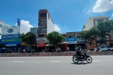 Bán nhà mặt tiền đường lê trọng tấn DT 4,2 x 23 đúc 1 lầu bán 15,8 tỷ LH 0946567878 Hiểu 