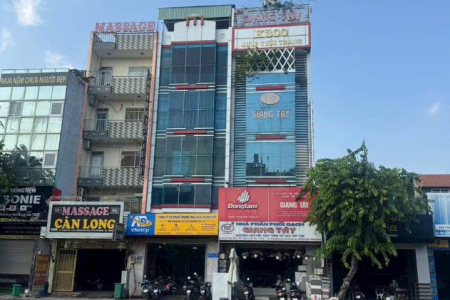 Bán nhà mặt tiền 556 đường lê trọng tấn DT 6x25 đúc 1 trệt 4 lầu LH 0946567878 Hiểu