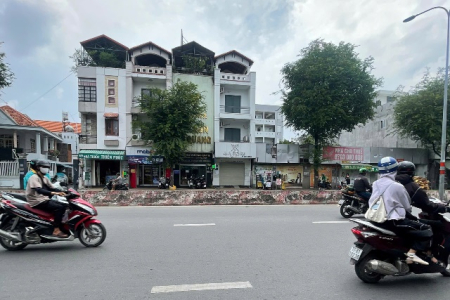 Nhà mặt tiền đường lê trọng tấn DT 4,2x17 đúc 1 trệt 2 lầu bán 15 tỷ 