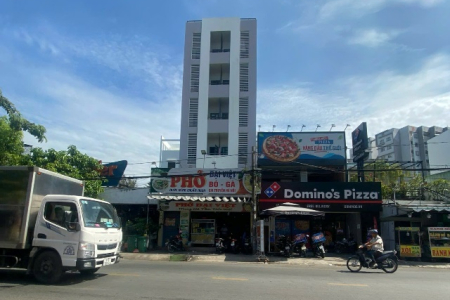 Bán nhà mặt tiền 60 đường CN1 phường sơn kỳ DT 7x23 đúc 1 trệt 4 lầu LH 0946567878 Hiểu