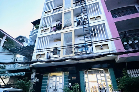 Bán nhà 305/16-18 đường tân sơn nhì DT 8x16 đúc 1 trệt 4 lầu LH 0946567878 Hiểu